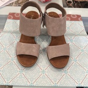 Toms Majorca Sandal. Size 7.5